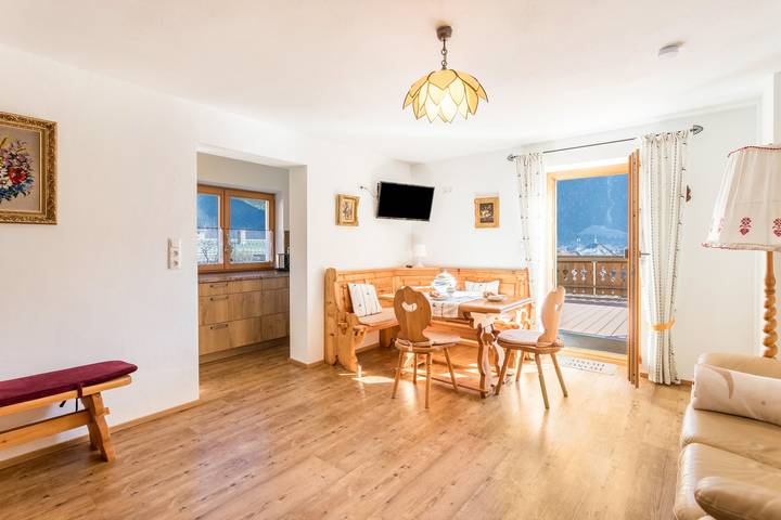 Ferienwohnung für 2 Personen, mit Balkon im Karwendel