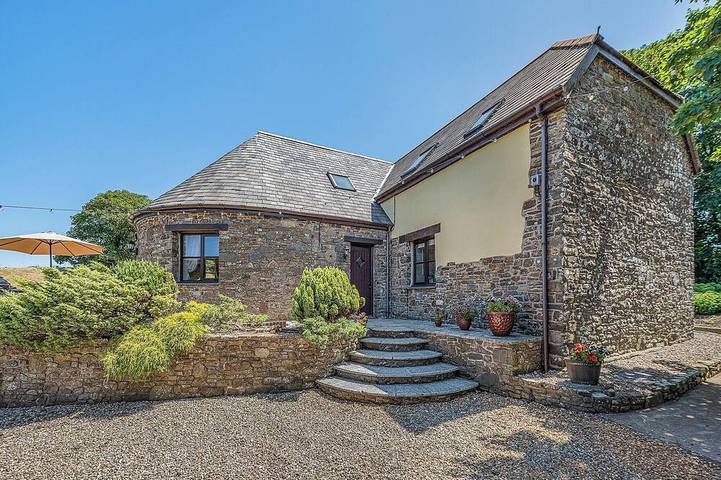 Cottage for 10 people, with garden and hot tub, with pets in Bideford