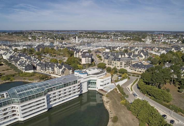 Appart’hôtel pour 6 personnes, avec Jacuzzi ainsi que Piscine et Sauna à Arzon