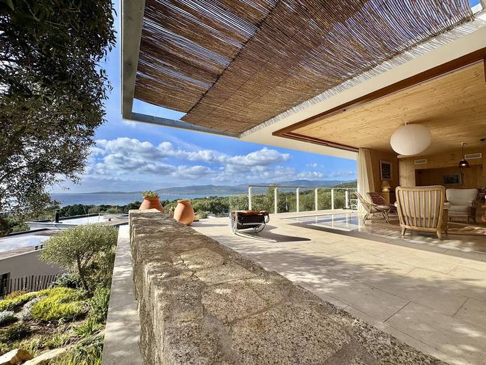 Architect-designed villa in Abbartello, sea view and beach access in Abbartello, Olmeto