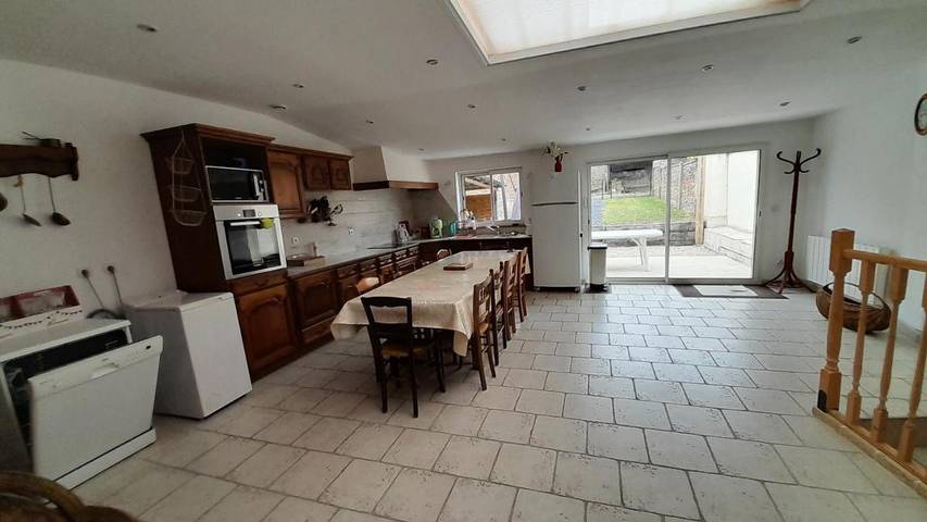Location de vacances pour 8 personnes, avec terrasse et jardin à Pont-Remy