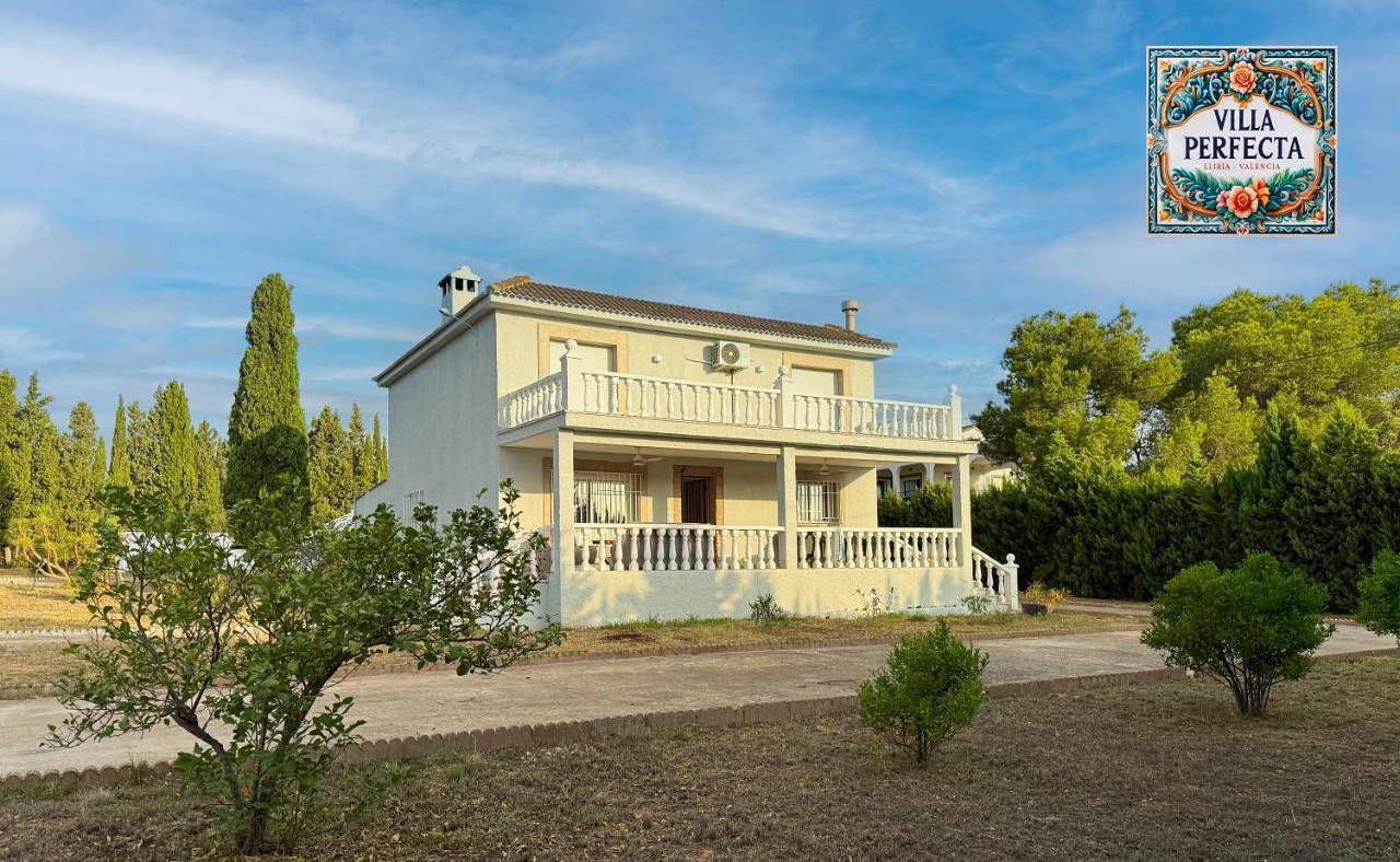 Villa Perfecta - Private Pool - 5 Bedrooms - Near Valencia in Llíria, Valencia Provinz