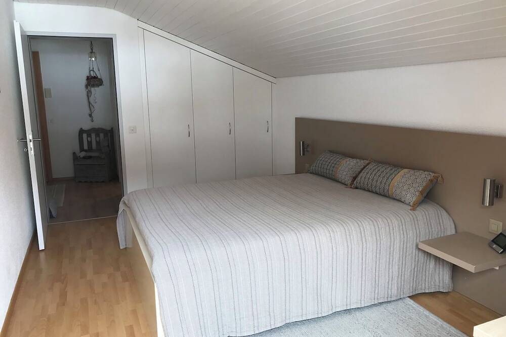 Ganze Wohnung, Suravia 56, (Müstair). in Müstair, Val Müstair