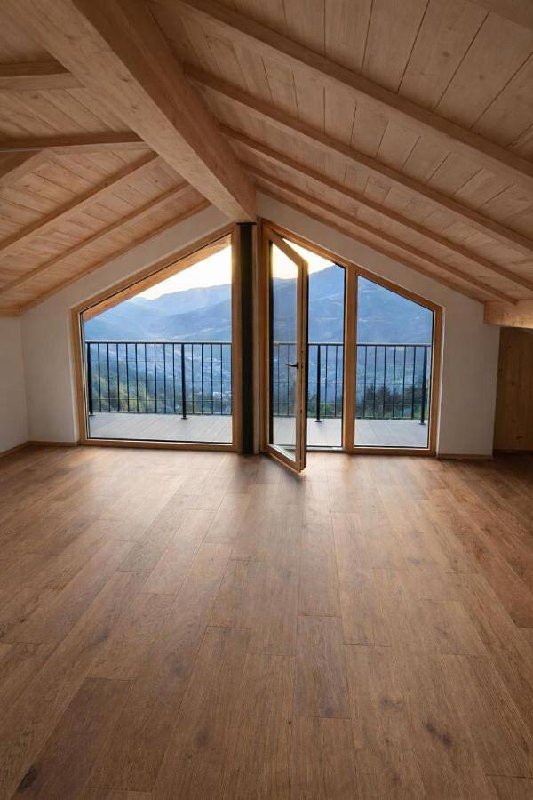 Agriturismo per 6 persone, con sauna e panorama nonché giardino, adatto a famiglie con bambini a Bressanone