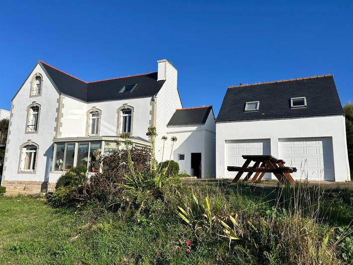 Location de vacances pour 9 personnes, avec jardin ainsi que vue et vue sur le lac dans Plage de la Baie des Trépassés