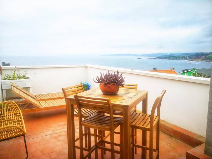 Apartamento para 3 personas, con vistas y balcón en Luanco