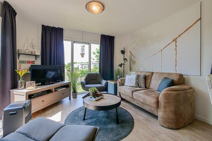 Chalet für 4 Personen, mit Terrasse und Balkon/Terrasse in Petten - 2