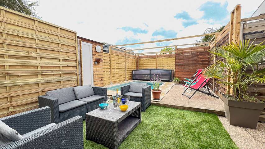 Gîte pour 7 personnes, avec piscine à Rivedoux-Plage - 2