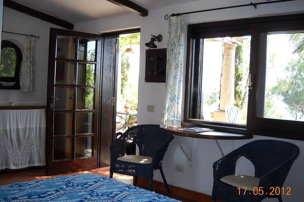 Villa mit spektakulärem Meerblick und Pool inmitten eines Gartens mit Meerblick in Anacapri, Neapel Provinz