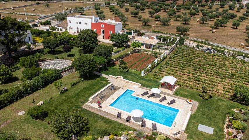 Villa per 6 persone, con giardino e piscina ad Alberobello