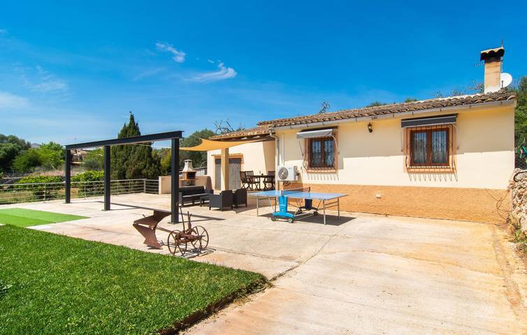 Acogedor Apartamento Ariany con Piscina y Terraza in Ariany, Interior de Mallorca