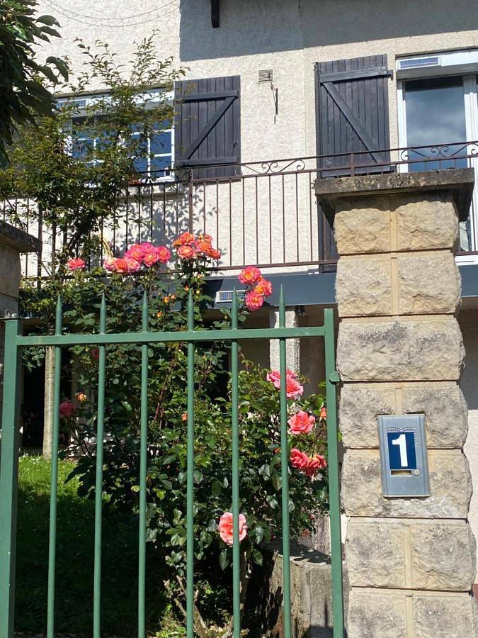 Double Room with Private Bathroom in Saint-Germain-de-la-Grange, Yvelines