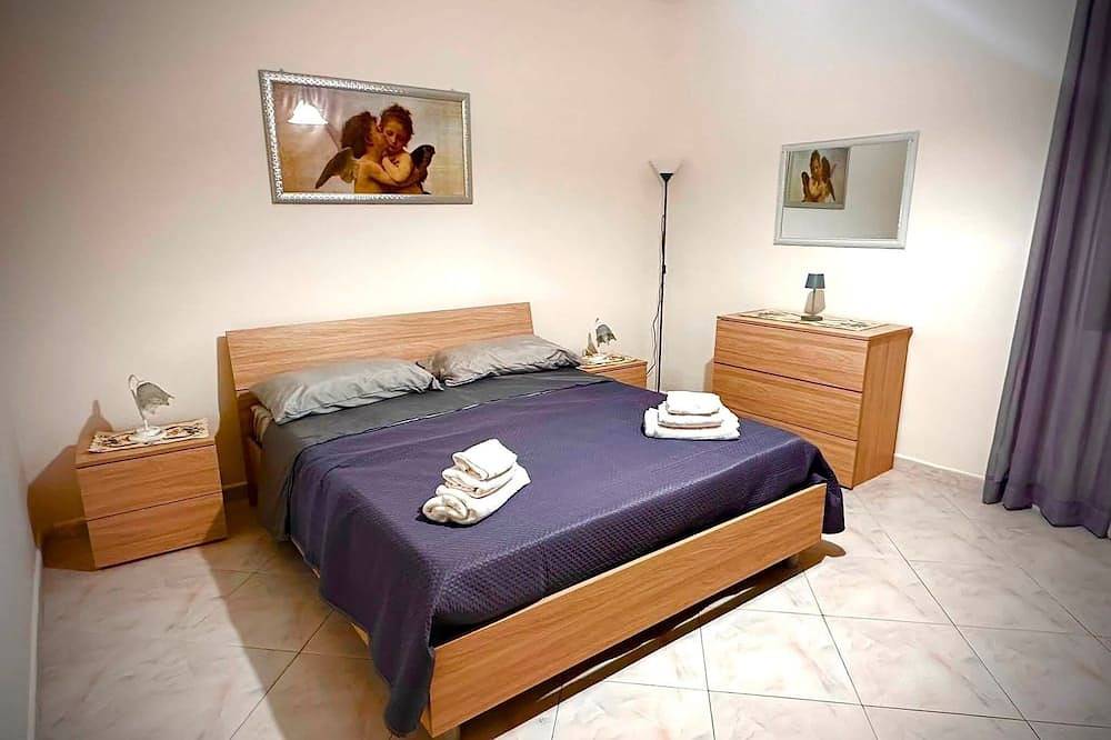 Appartement entier, La Dimora Dei Tre Delfini, Historic Center, Capaccio (Sa) Cin: It065025C2M2Gq7Y7C in Capaccio, Cilento
