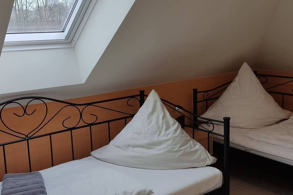 Ganze Wohnung, Landromantik mit traumhaftem Seeblick in Nenndorf, Nordseeküste
