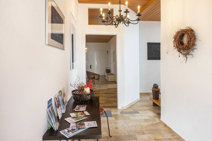 Entire apartment, Apartment 'Hofhausnr3' with Private Terrace, Garden, and Wi-Fi in Warburg, Kreis Höxter