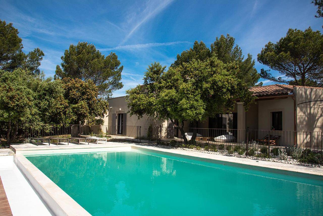 Villa with Private Pool in L'Isle-sur-la-Sorgue, Vaucluse