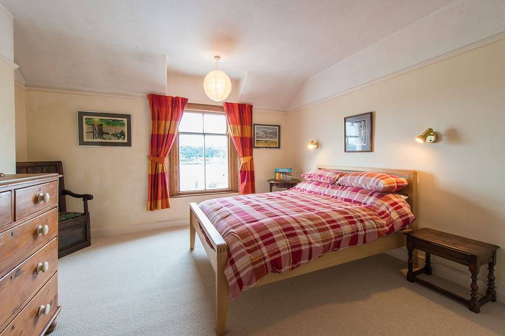 Entire apartment, Glorious Views And Elegant Comfort In One Of North Wales's Best Kept Secrets. in Deganwy, Conwy region