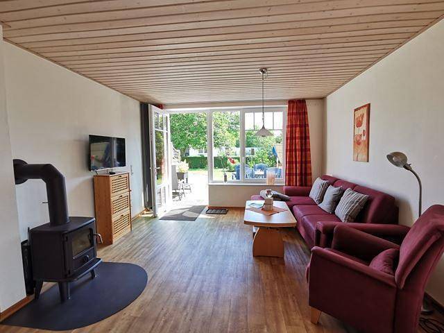 Ferienhaus für 4 Personen, mit Terrasse und Garten sowie Sauna in Presen - 2