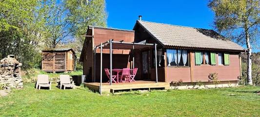 Gîte pour 4 personnes, avec piscine et jardin à Antrenas