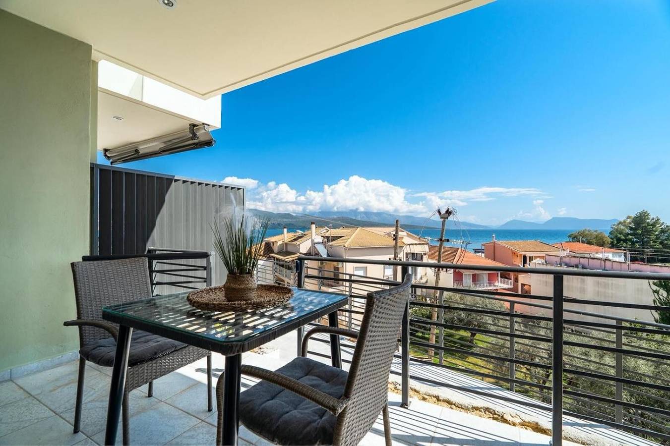 Ganze Wohnung, Apartment 'Danai Luxury Suite' mit Balkon, Wlan und Klimaanlage in Katouna, Griechenland