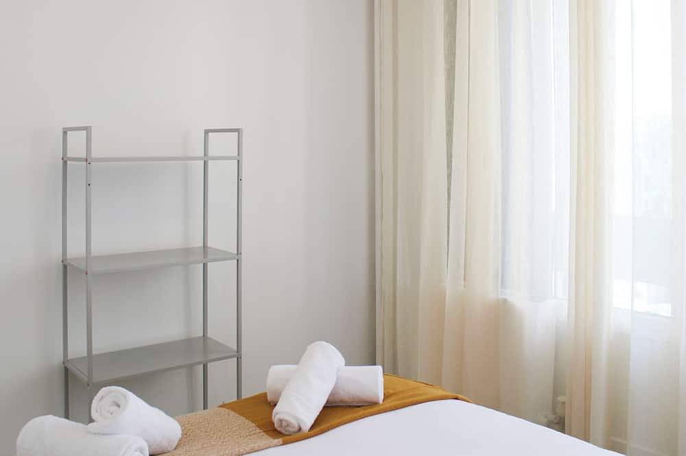 Entire apartment, Charming T3 with two balconies in Bagnolet in Bagnolet, Seine-Saint-Denis