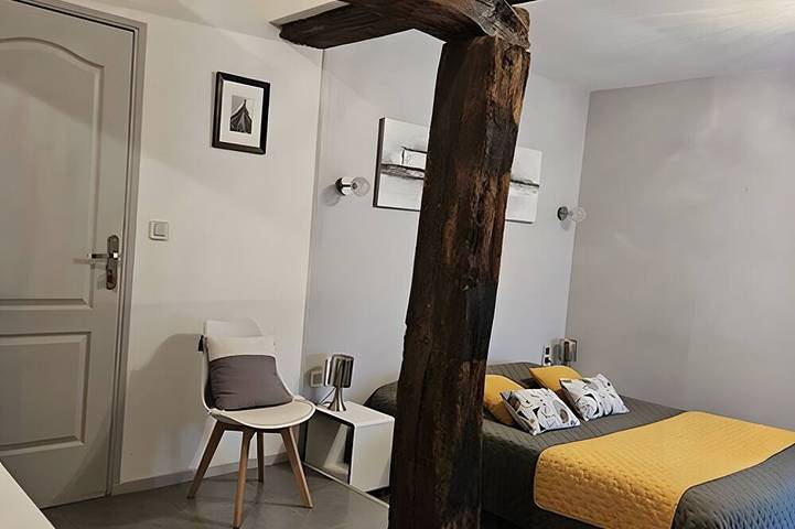 Chambre d’hôte pour 5 personnes, avec jardin et piscine à Neuville-de-Poitou - 2