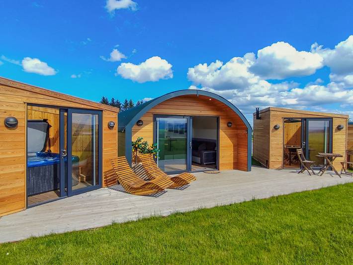 Glamping for 4 people, with garden in Moray