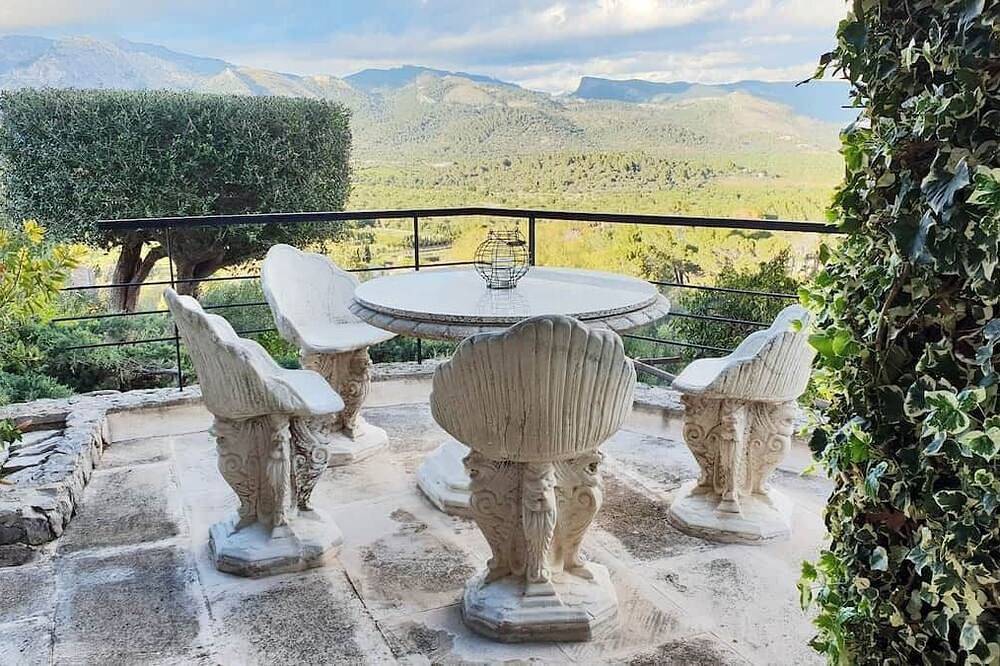 Villacolina a Paradise Villa – Pool, Tennis & Breathtaking Views in Ses Rotgetes de Canet, Esporles