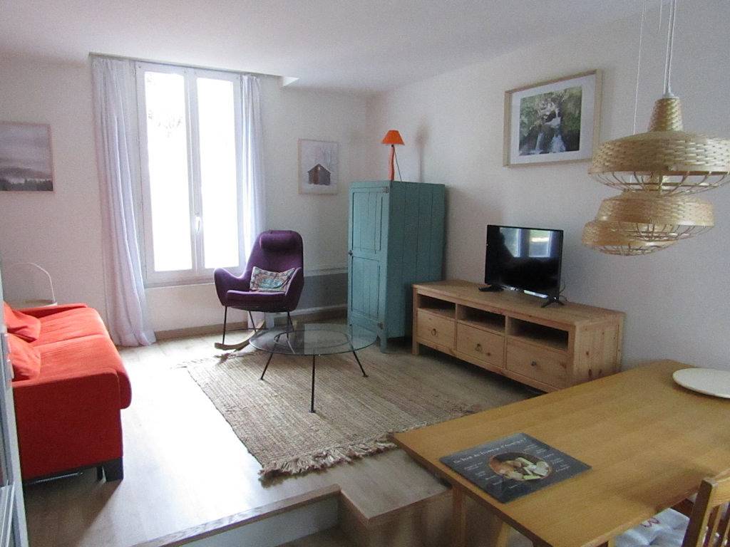 Rez-de-chaussée maison avec jardin, parking privé, centre-ville in La Bourboule, Parc naturel régional des Volcans d'Auvergne