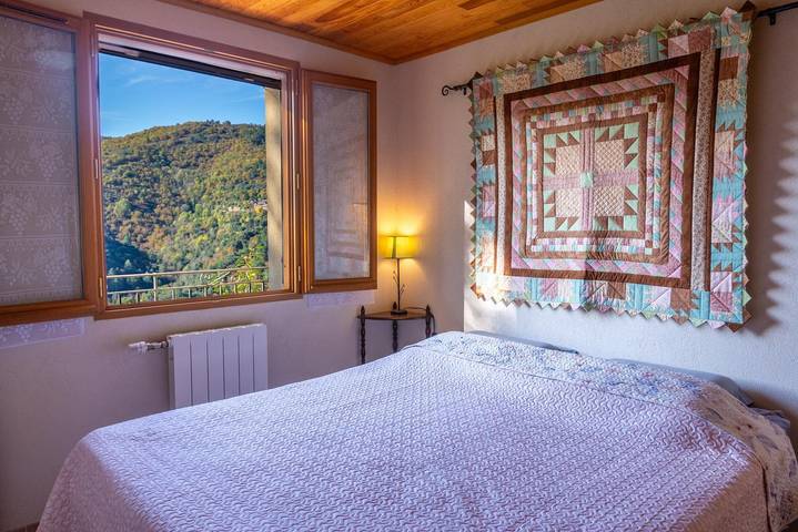 Gîte pour 6 personnes, avec Balcon et Terrasse ainsi que Jardin et Piscine dans Lozère - 4