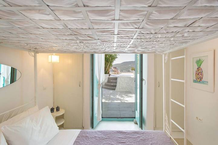 An elegant Villa with infinity pool and a breathtaking sea view in Kalafati, Mykonos