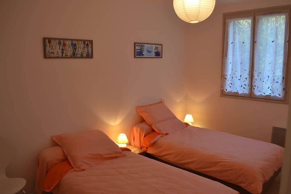 Beach walk 1 Km,  green setting Meublé tourisme 3 stars (2017 and 2022) in Moëlan-sur-Mer, Côte de Cornouaille