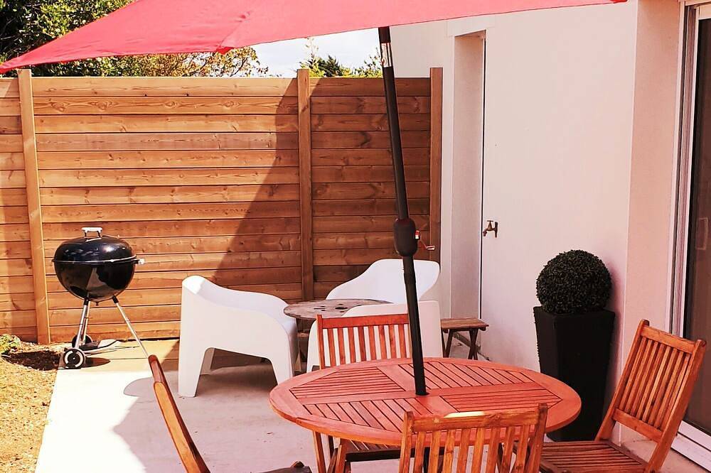 Apartamento entero, Bright cottage with terrace and garden in Dompierre-sur-Mer, Región de La Rochelle