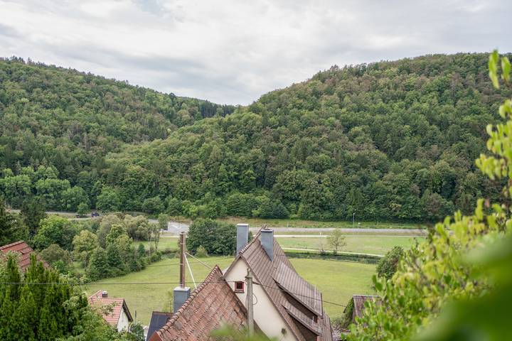 Wiesentflair Holiday Home with Panoramic Views in Muggendorf – 2 Bedrooms, 4 Guests in Muggendorf, Wiesenttal