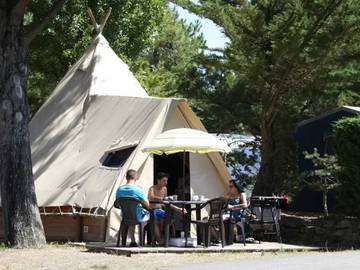 Tente pour 4 personnes, avec bassin pour enfant en Vendée