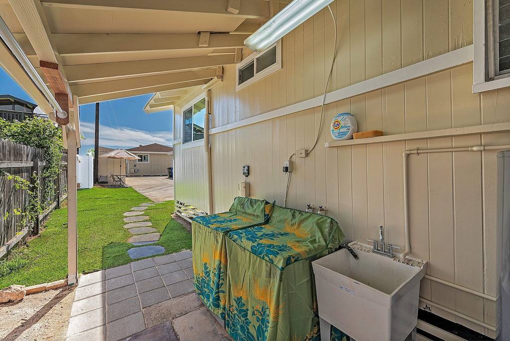 Renovated Steps to the Beach Cottage in Ewa Beach Serene Home C in Ewa Beach, Ewa