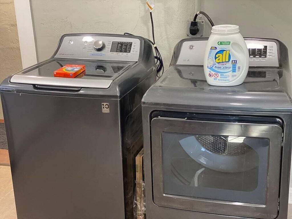 Tiny Home — Stylish Mt. Holly Retreat — 12 min to Clt & Whitewater Center in Gaston County