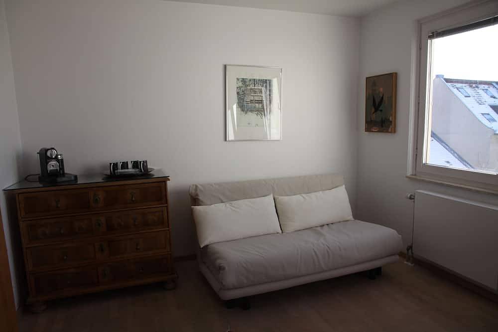 Ganze Wohnung, Ruhiges Zimmer in der City West Berlin-Wilmersdorf mit luxuriöser Regendusche in Berlin Innenstadt, Berlin