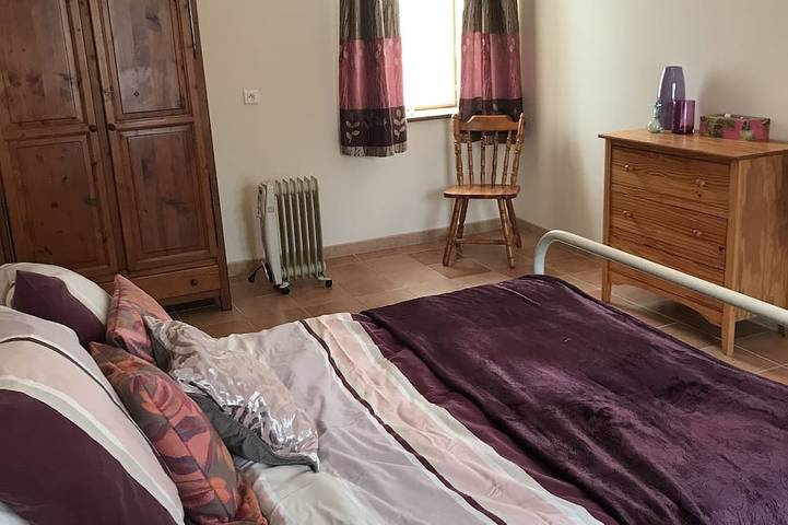 Private pool, spacious - can walk to local town in Lezay, Niort und Umgebung