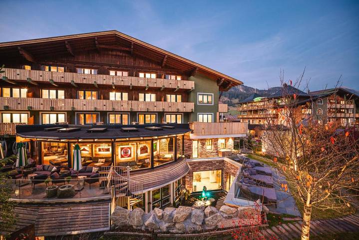 Hotel voor 2 personen, with tuin and sauna as well as zwembad and uitzicht in Tannheim