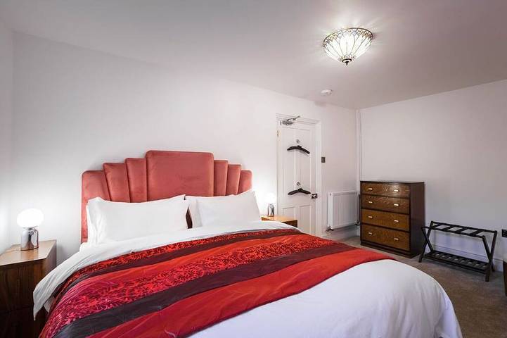 Entire apartment, Bedford House Apartment: Sea-facing former celebrity home in Brighton, Sussex