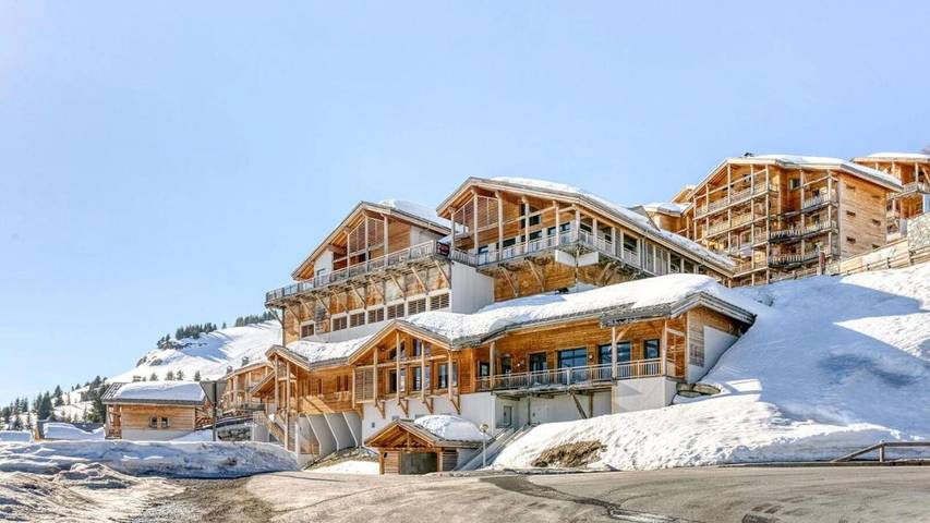 Appart’hôtel pour 5 personnes, avec sauna et vue ainsi que piscine et terrasse, animaux acceptés