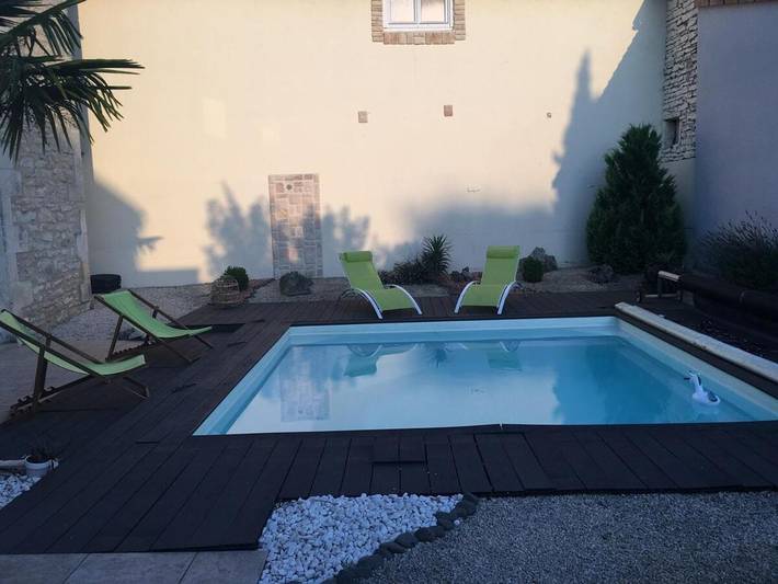 Location de vacances pour 6 personnes, avec Terrasse ainsi que Jardin et Piscine dans Cissé - 2