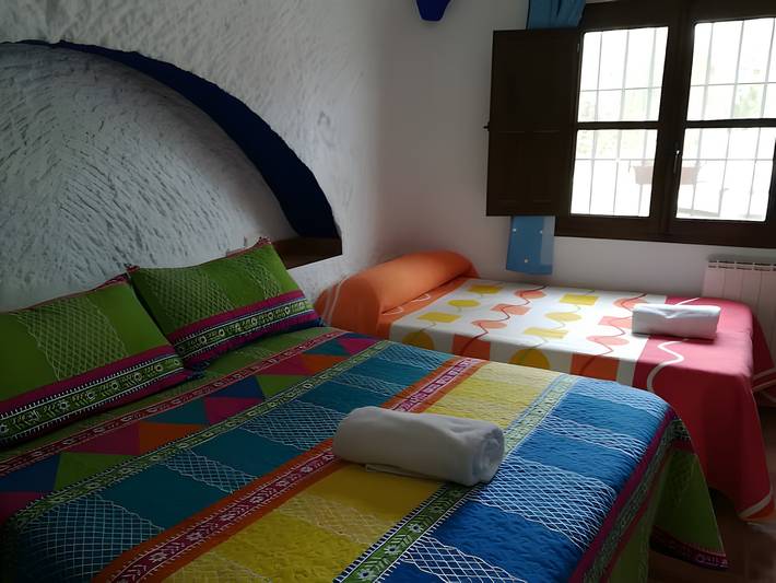 Casa rural 'Los Jazmines' con piscina compartida, Wi-Fi y aire acondicionado in Fonelas, Geoparque de Granada