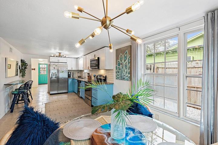 Vacation rental for 6 people, with garden and terrace in St. Petersburg (FL)