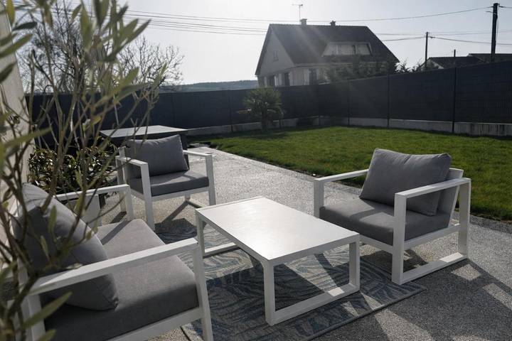 Location de vacances pour 6 personnes, avec piscine et jardin à Venarey-les-Laumes - 3