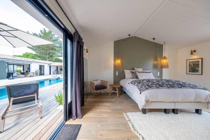 Chambre d’hôte pour 2 personnes, avec jardin ainsi que piscine et vue à Le Bois-Plage-en-Ré - 3
