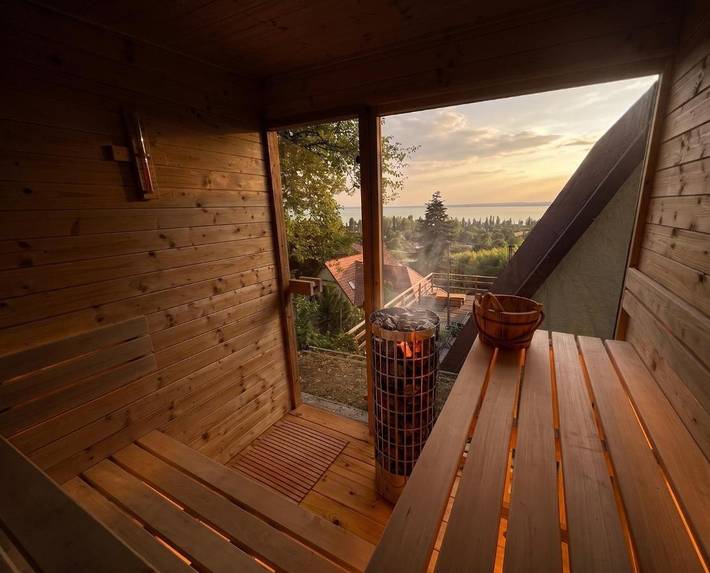 Location de vacances pour 4 personnes, avec vue et sauna ainsi que jardin et vue sur le lac à Szigliget - 2