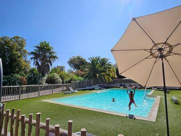 Gîte pour 6 personnes, avec jardin ainsi que piscine et vue à Lescar