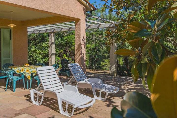 Casa sulla spiaggia per 8 persone, con giardino sull' Isola d'Elba